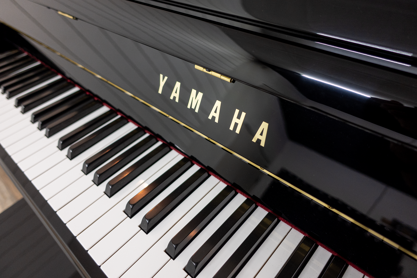 Yamaha T118 Upright Piano