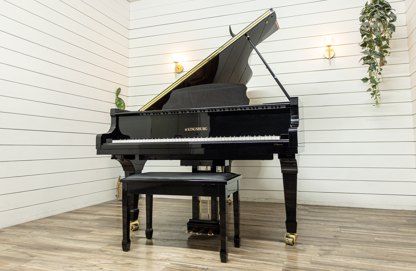 Kingsburg KG-185 Grand Piano