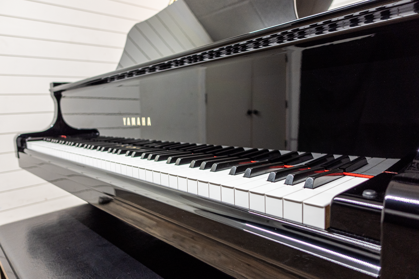 Yamaha C2 Baby Grand Piano