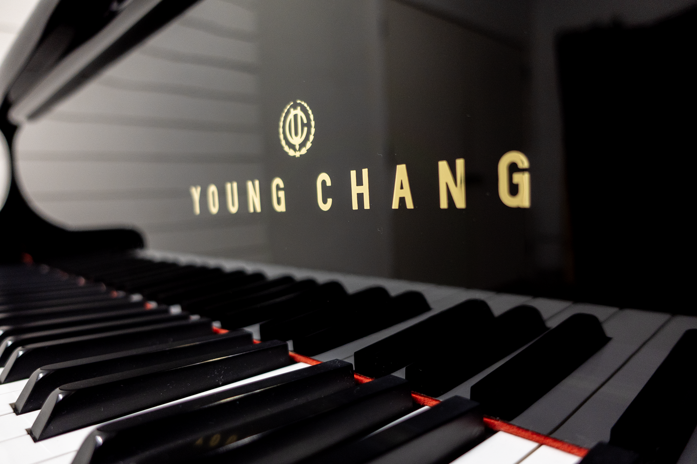 Young Chang G-175 Baby Grand Piano