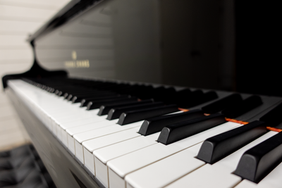 Young Chang G-175 Baby Grand Piano