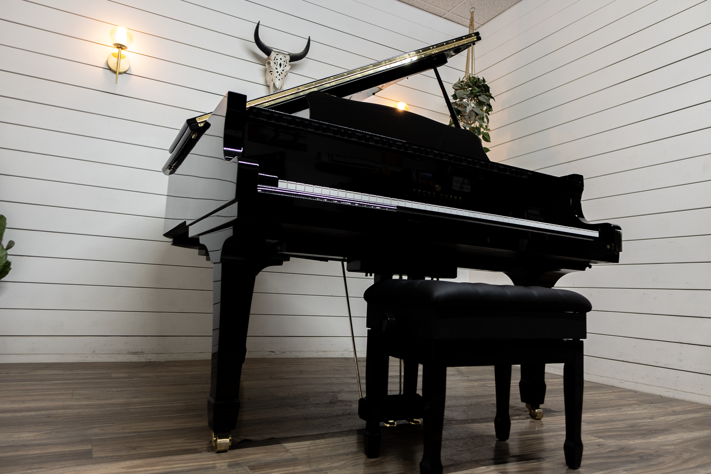 Young Chang G-175 Baby Grand Piano