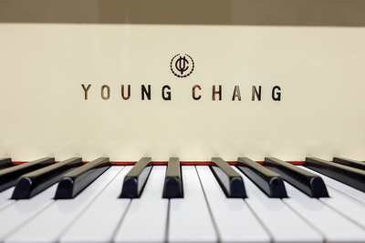 Young Chang G-185 Grand Piano