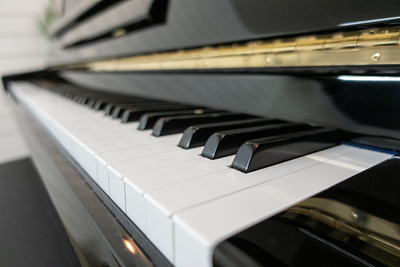 Samick SU-105 Upright Piano