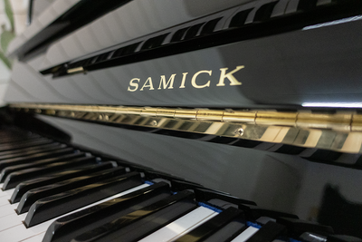 Samick SU-105 Upright Piano