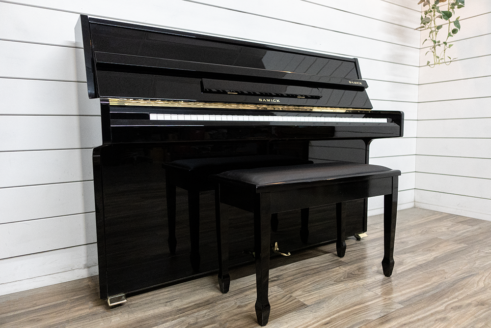 Samick SU-105 Upright Piano