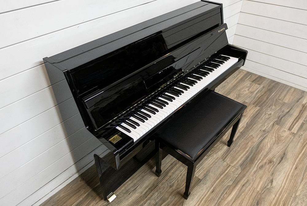 Samick SU-105 Upright Piano