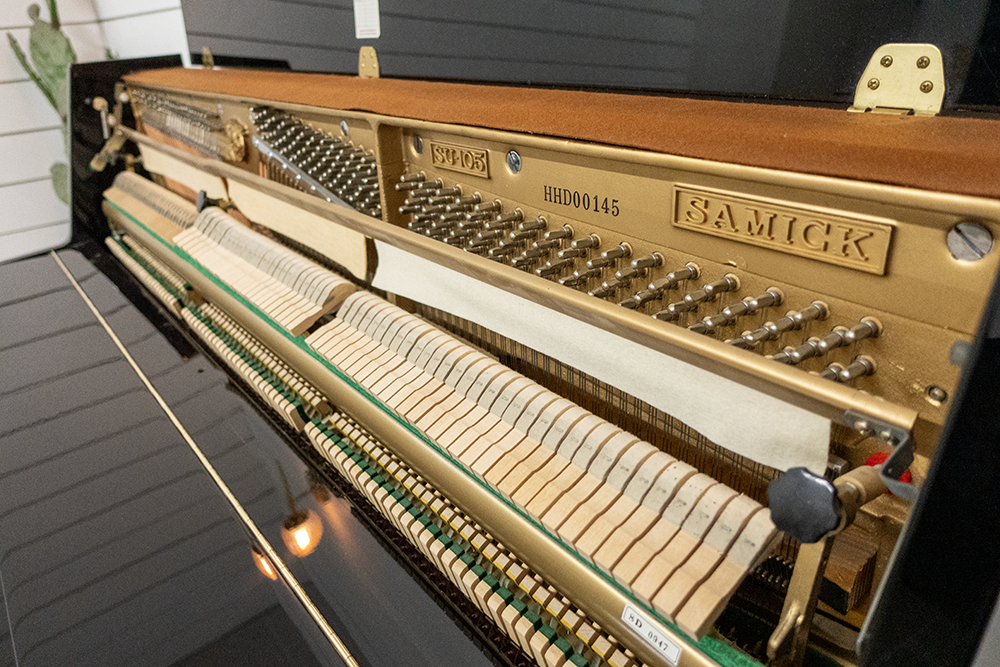 Samick SU-105 Upright Piano