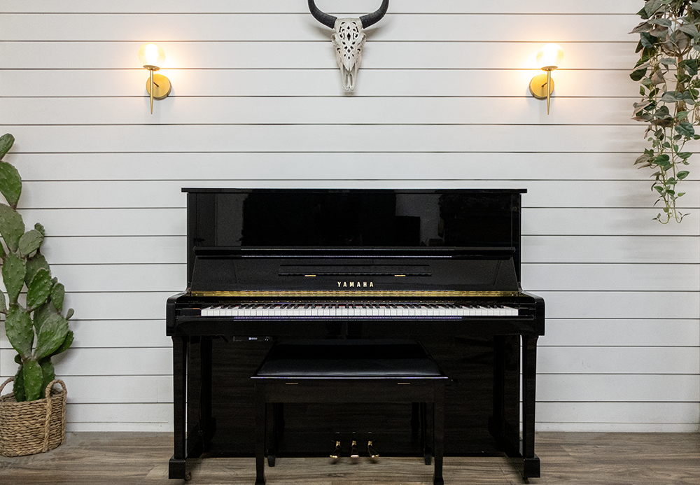 Yamaha U10 Upright Piano