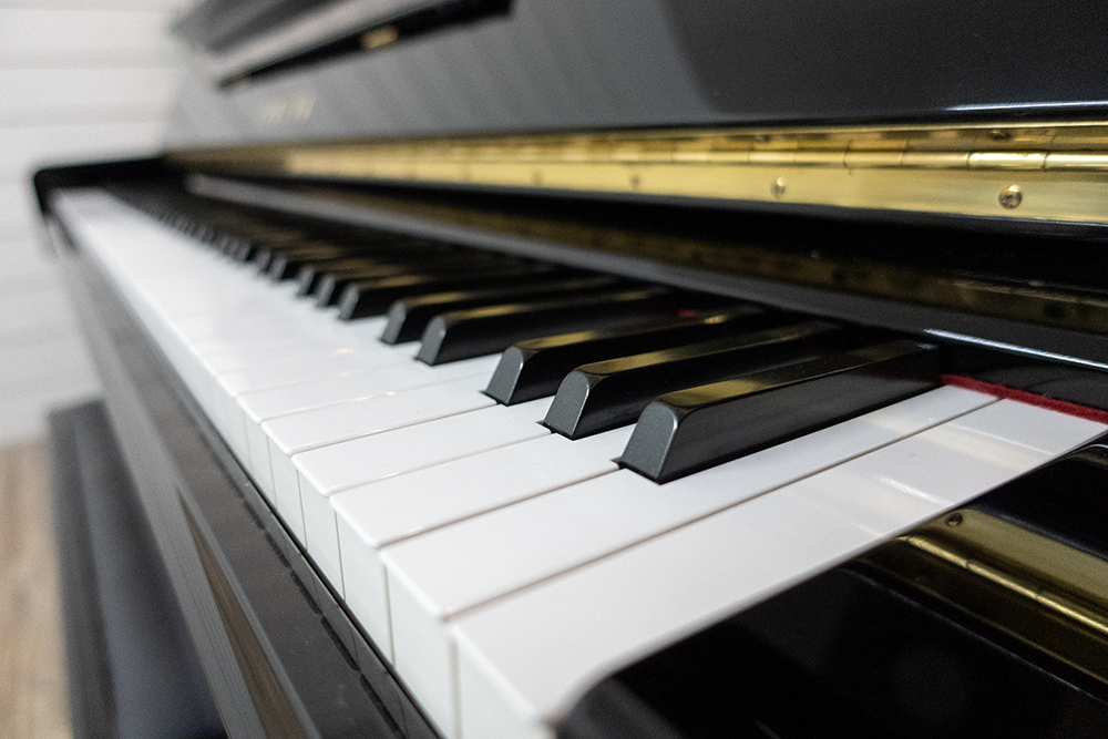 Yamaha U10 Upright Piano