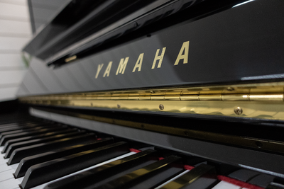 Yamaha U10 Upright Piano