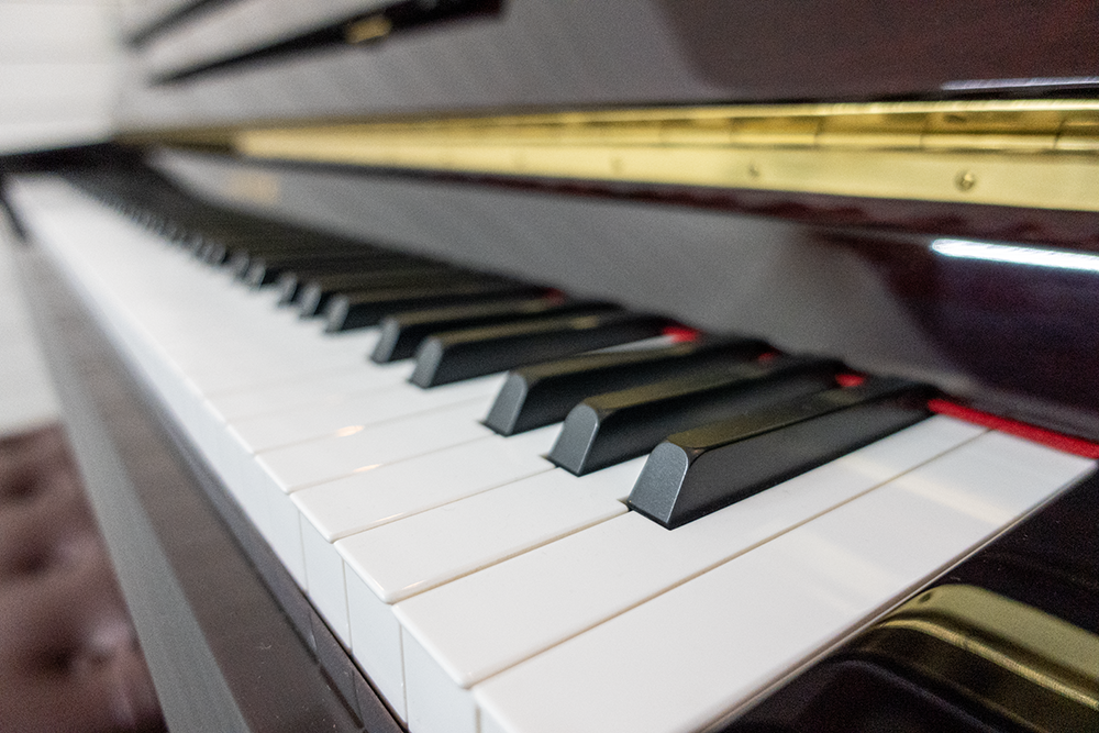 Kingsburg KU-120 Upright Piano