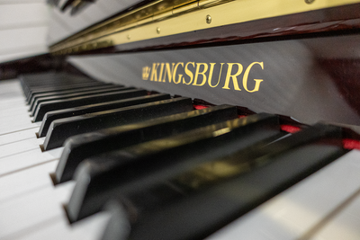 Kingsburg KU-120 Upright Piano