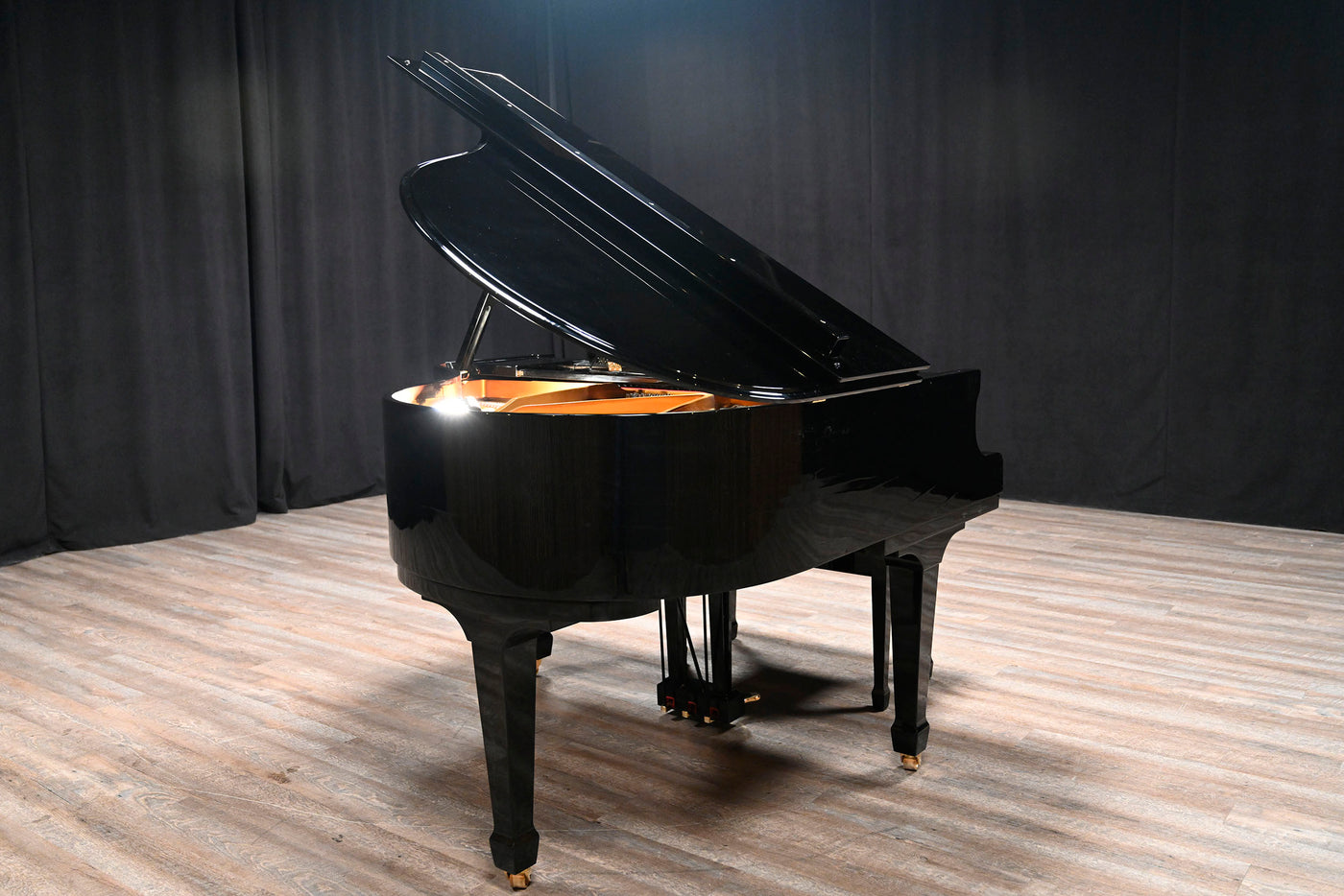 Pearl River GP142 Petite Baby Grand Piano