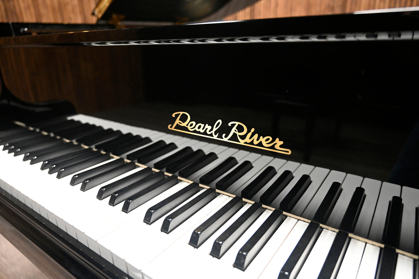 Pearl River GP142 Petite Baby Grand Piano