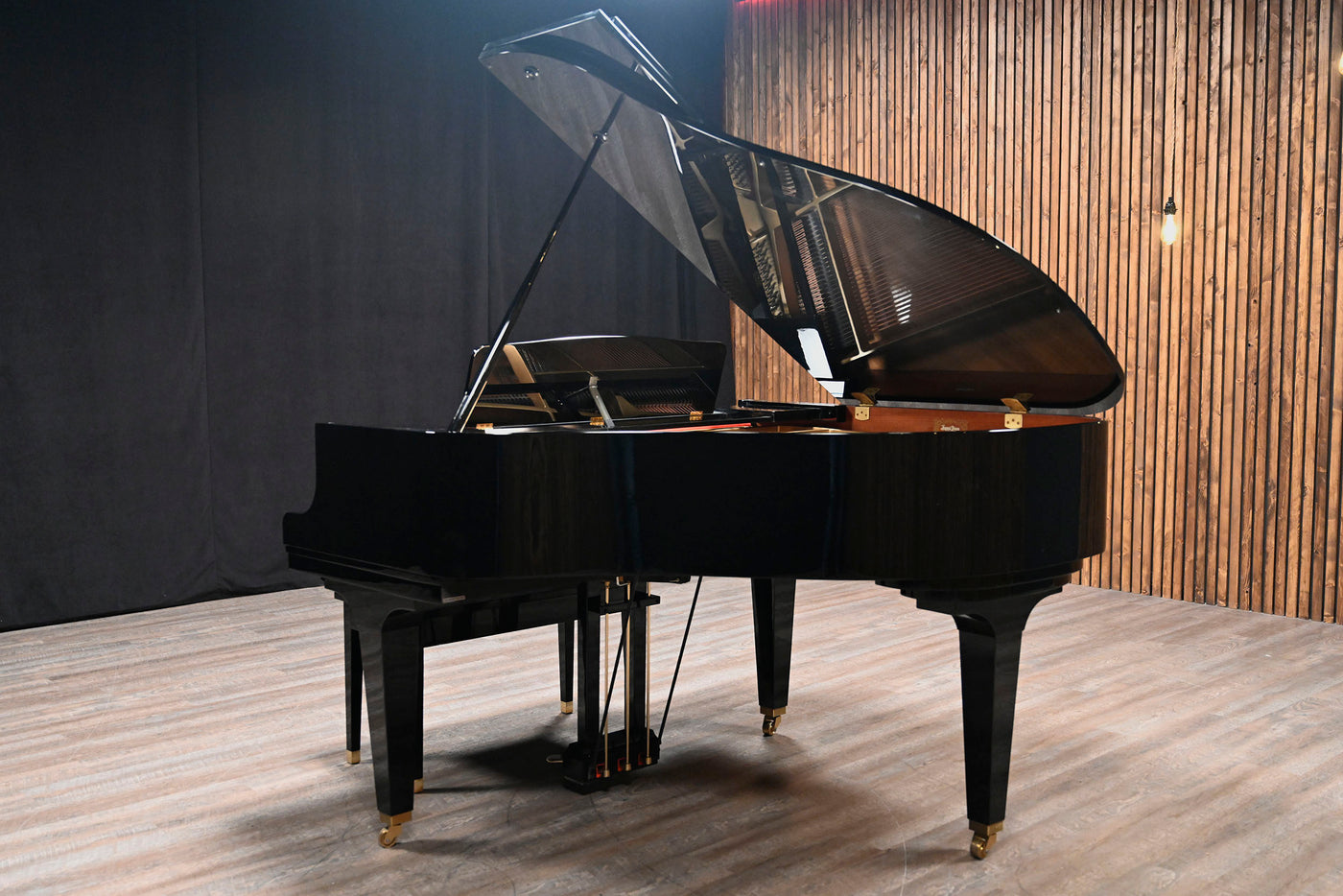 Kawai GM-10K Petite Baby Grand Piano