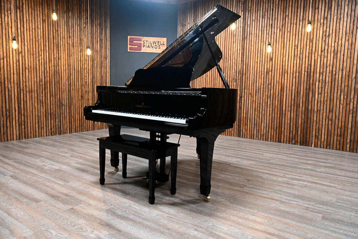 Young Chang G-175 Parlor Grand Piano