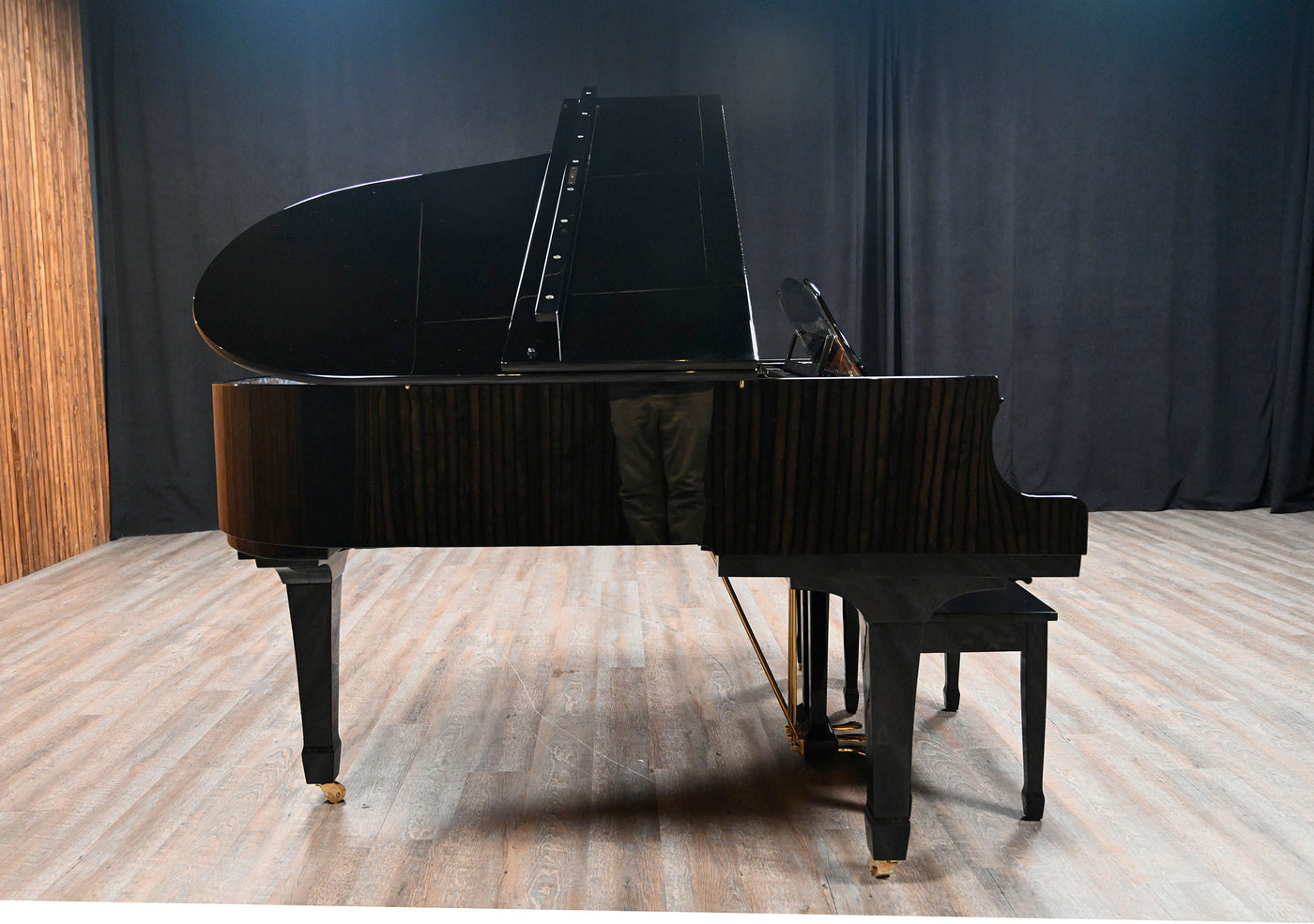Young Chang G-175 Parlor Grand Piano