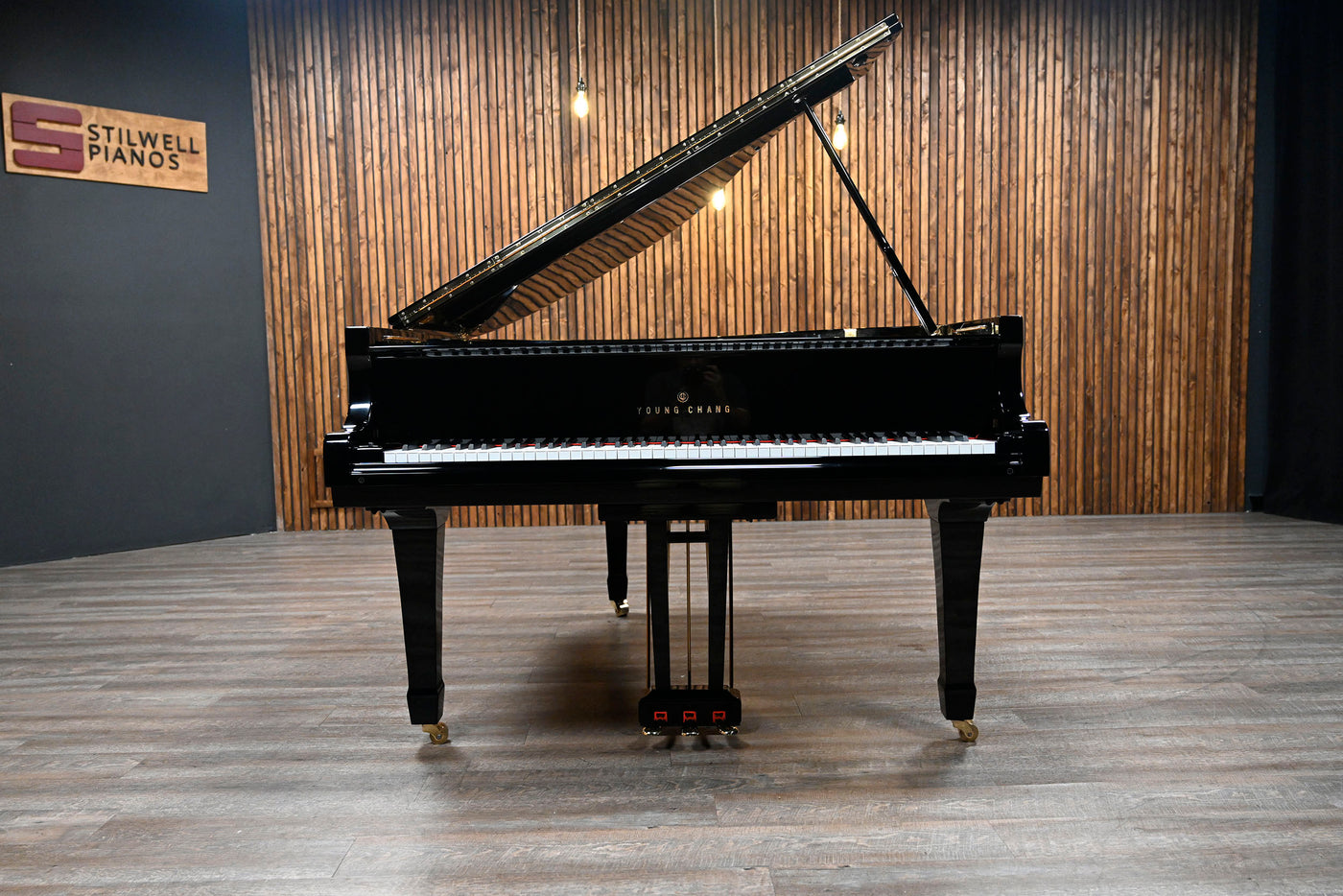 Young Chang G-175 Parlor Grand Piano