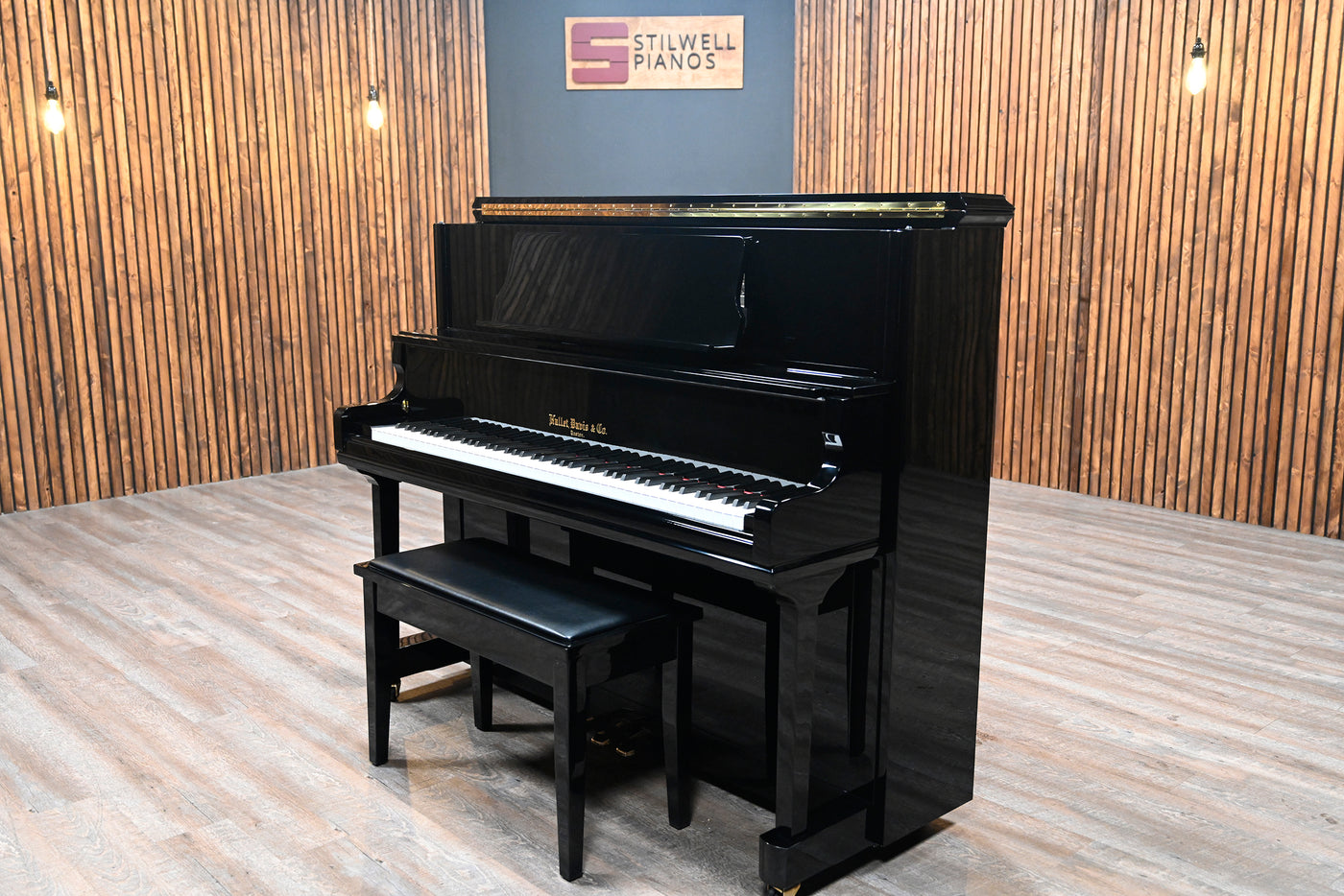 Hallet Davis U-125E Upright Piano