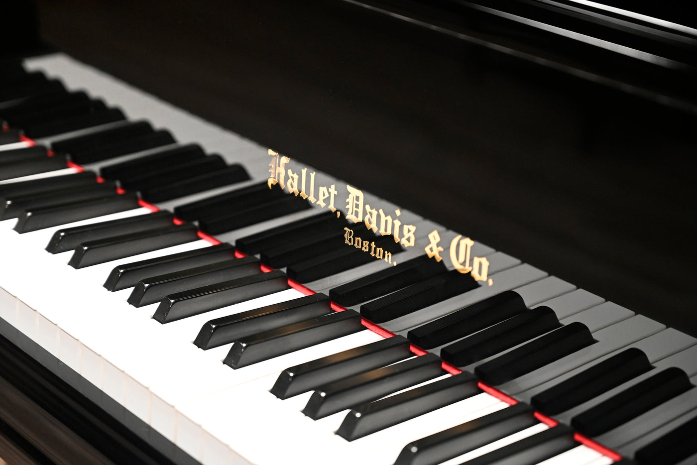 Hallet Davis U-125E Upright Piano