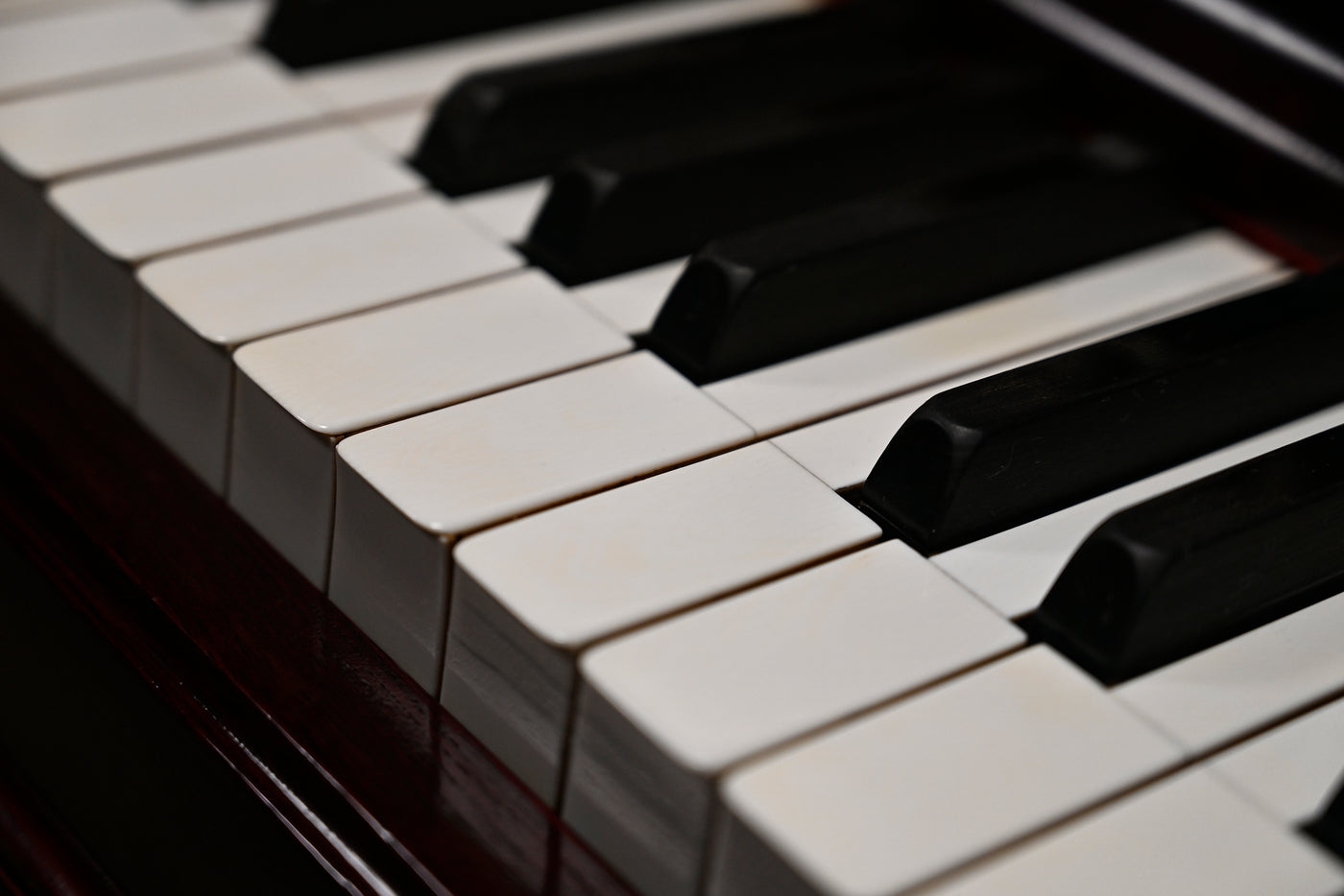 Steinway & Sons Vertegrand Upright Piano