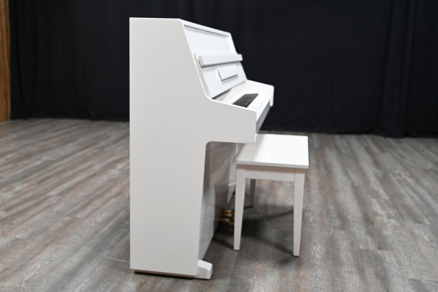 Young Chang E-102 Upright Piano