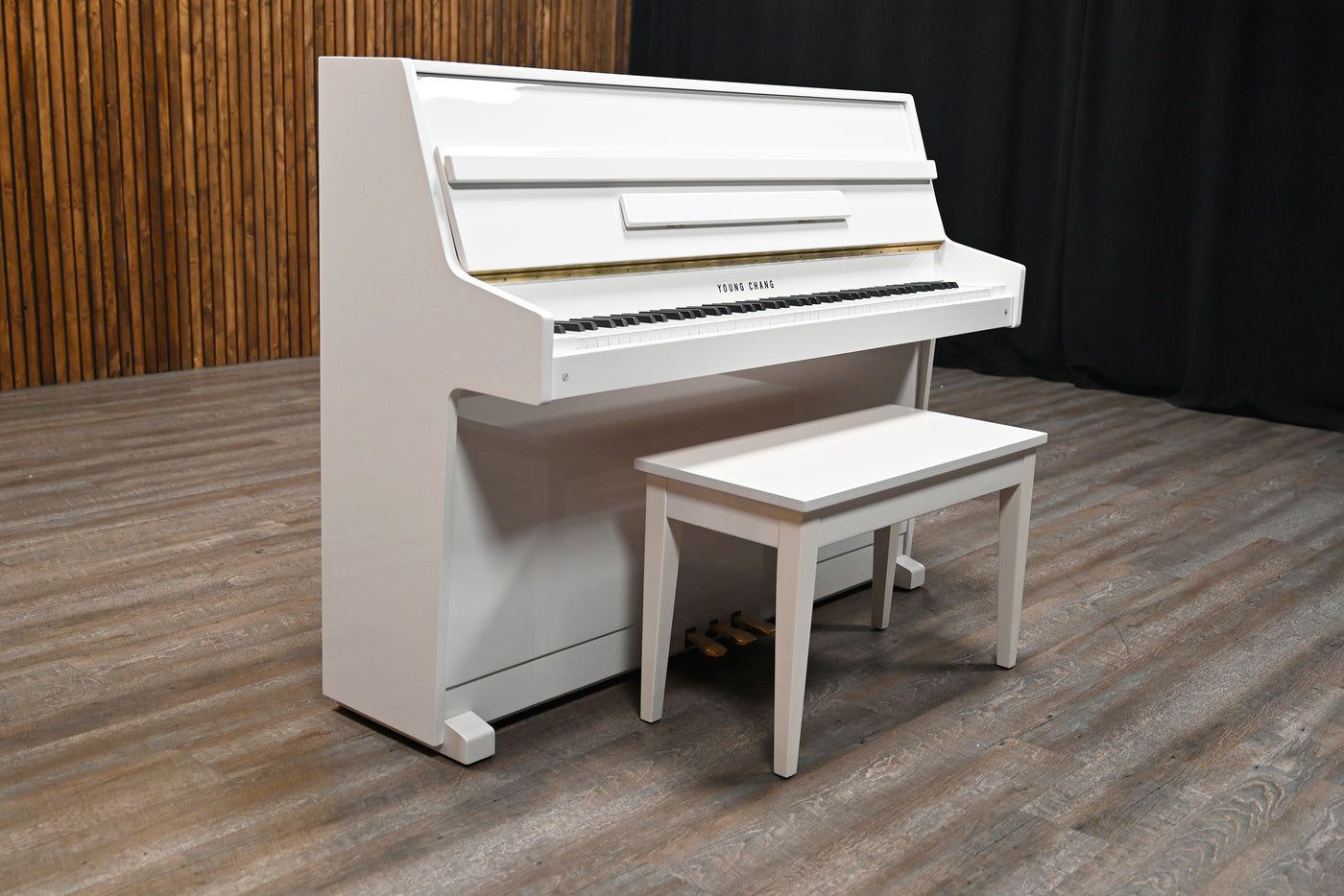 Young Chang E-102 Upright Piano