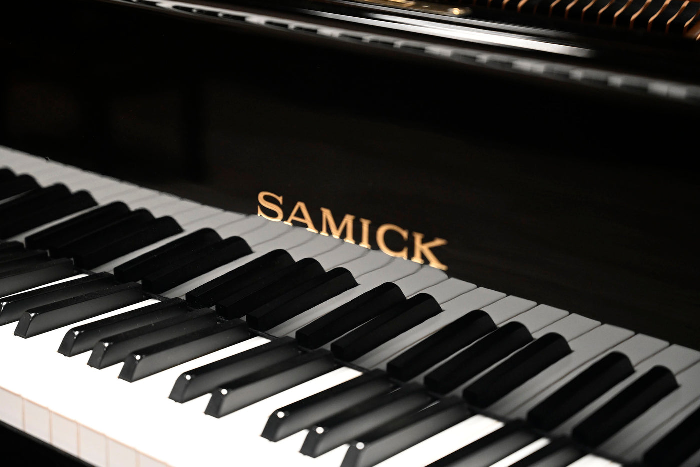 Samick SIG-57D Parlor Grand Piano