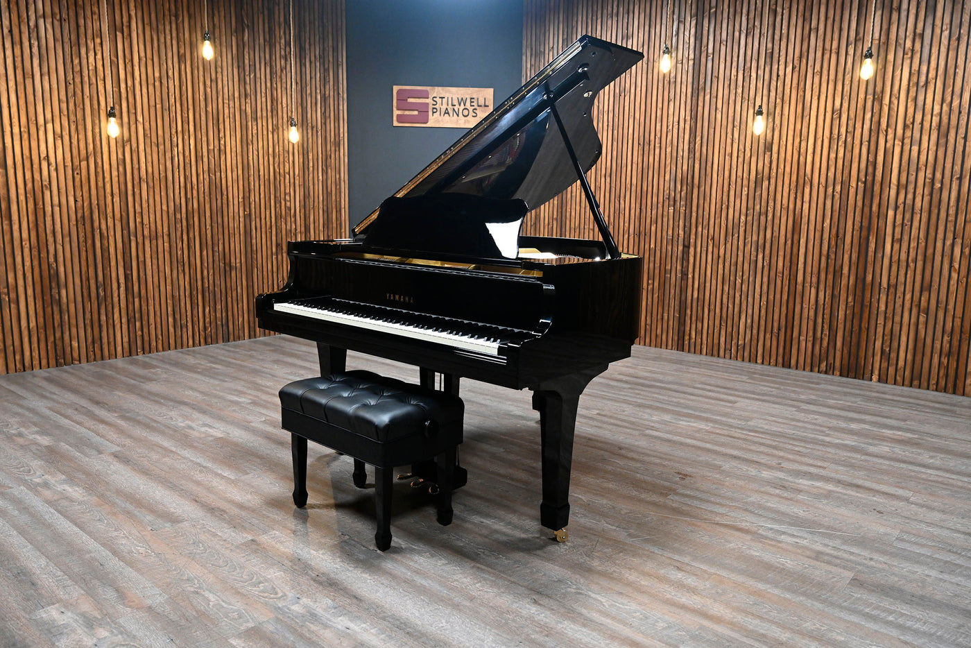 Yamaha G1 Baby Grand Piano