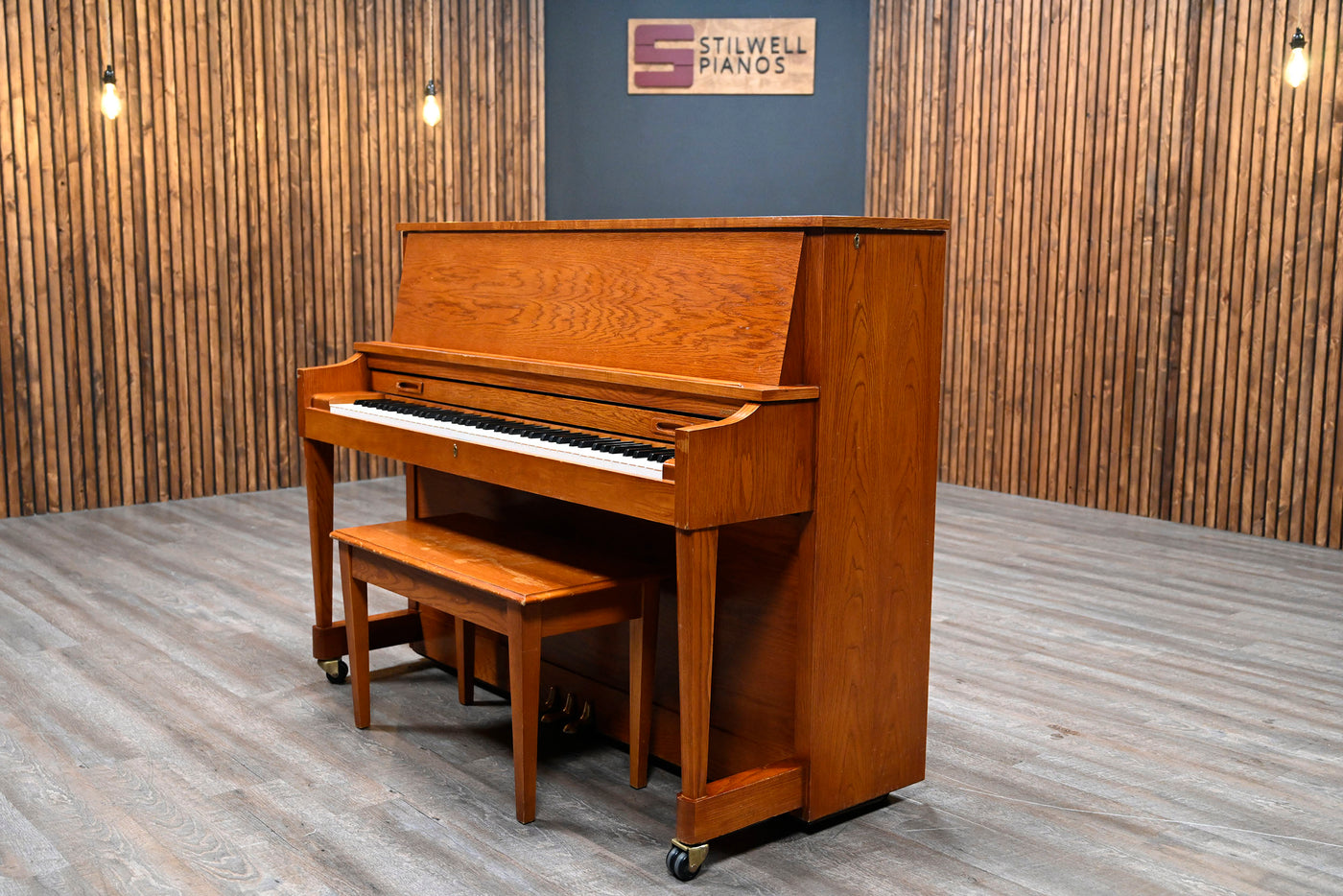 Baldwin Console Upright Piano