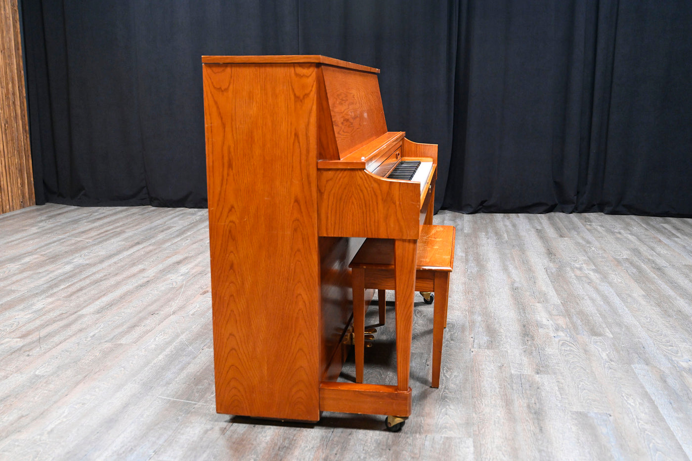 Baldwin Console Upright Piano