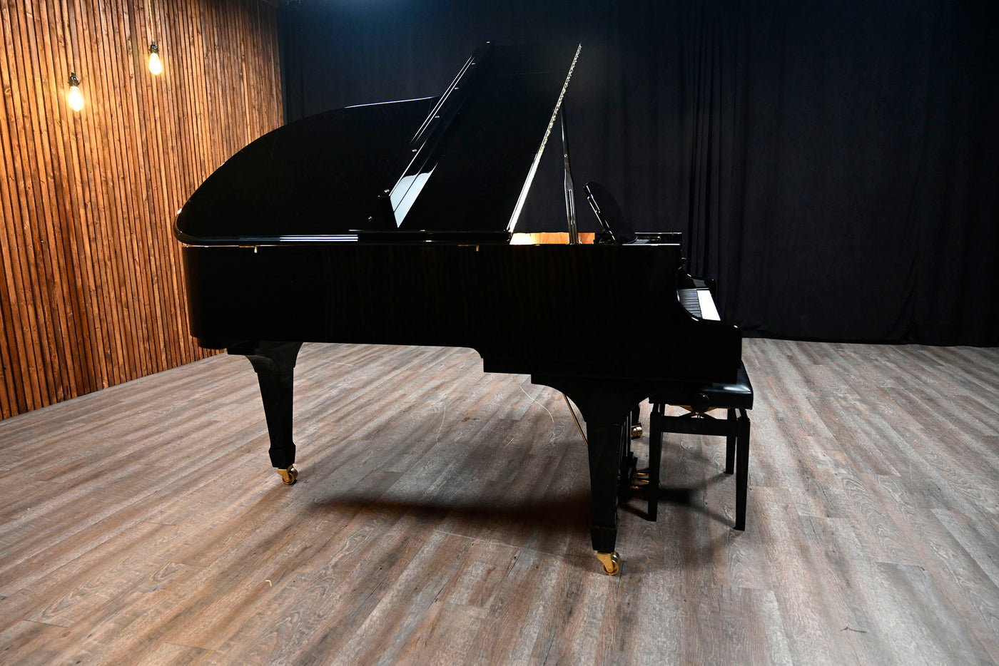 Kingsburg KF-185 Grand Piano