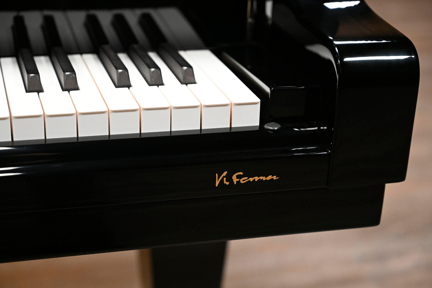 Kingsburg KF-185 Grand Piano