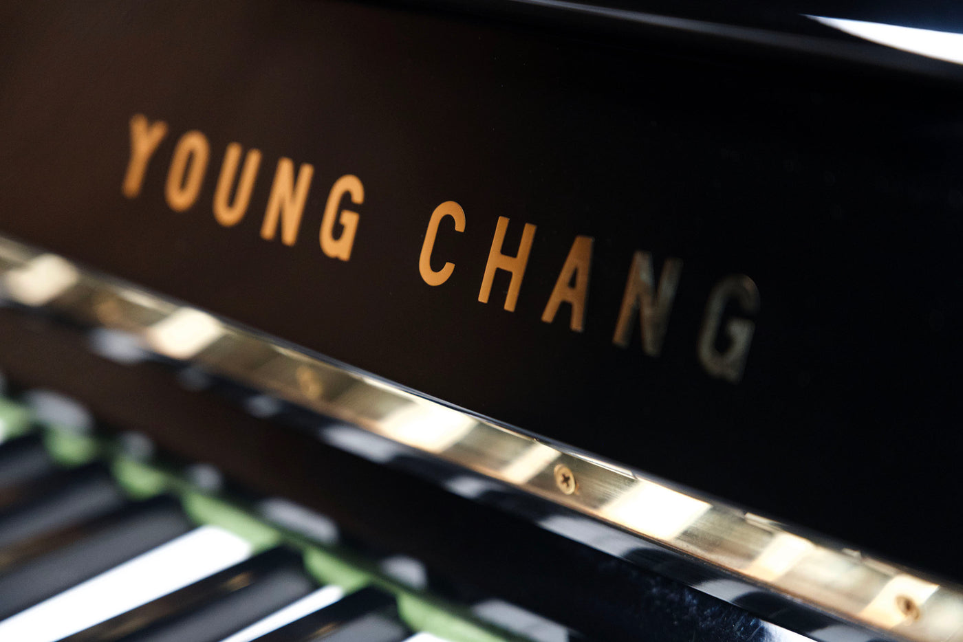 Young Chang U-111 Vertical Piano