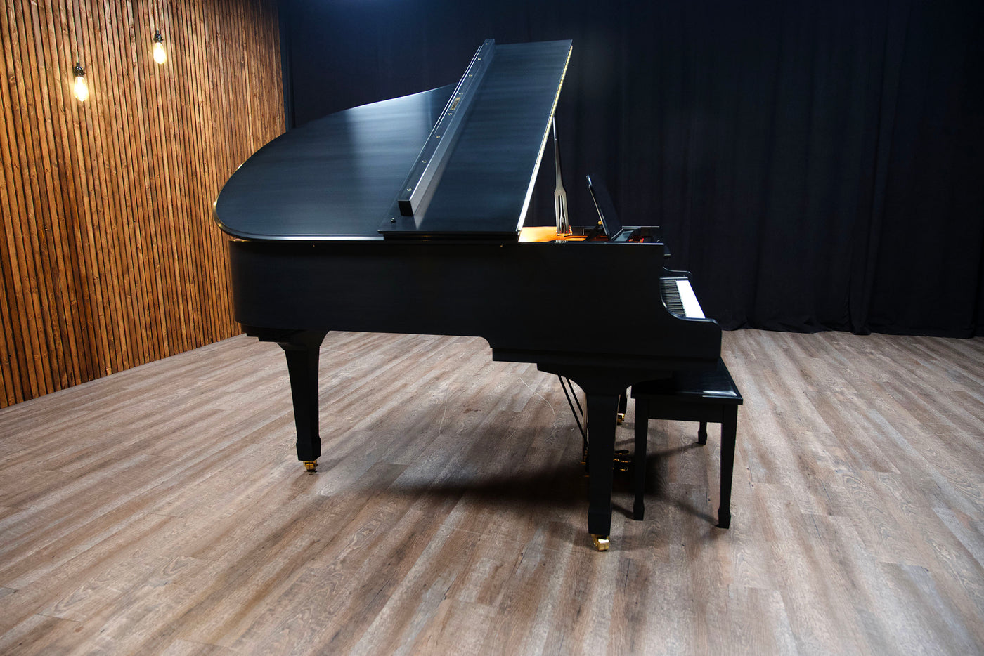 Yamaha C2 Parlor Grand Piano