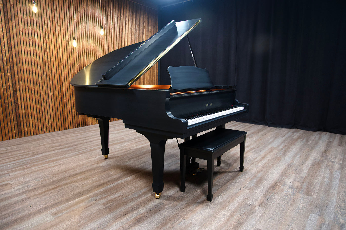 Yamaha C2 Parlor Grand Piano