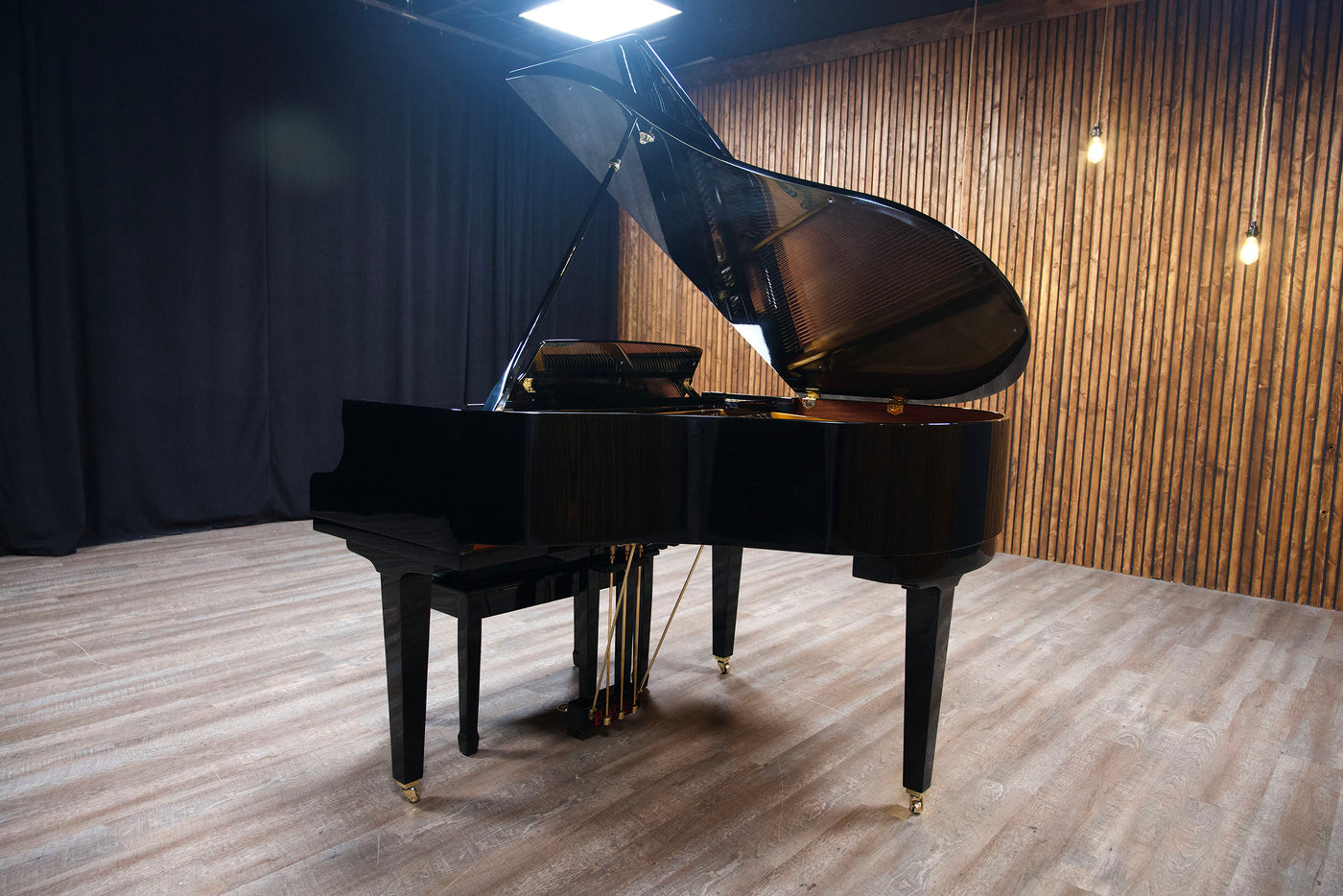 Samick SG-140A Petite Baby Grand Piano