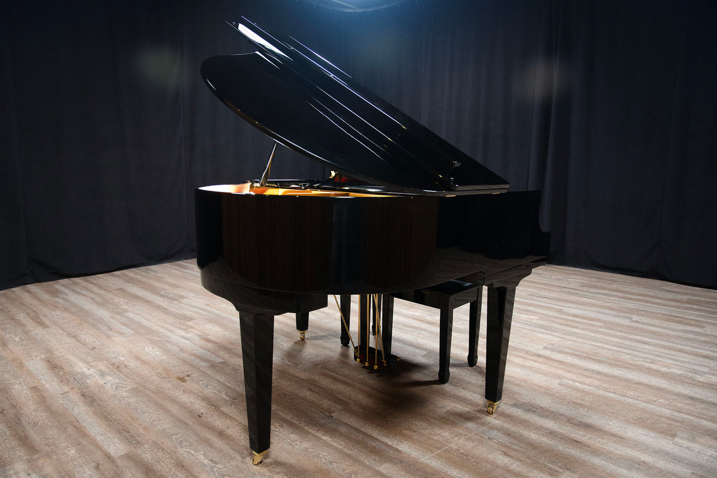 Samick SG-140A Petite Baby Grand Piano