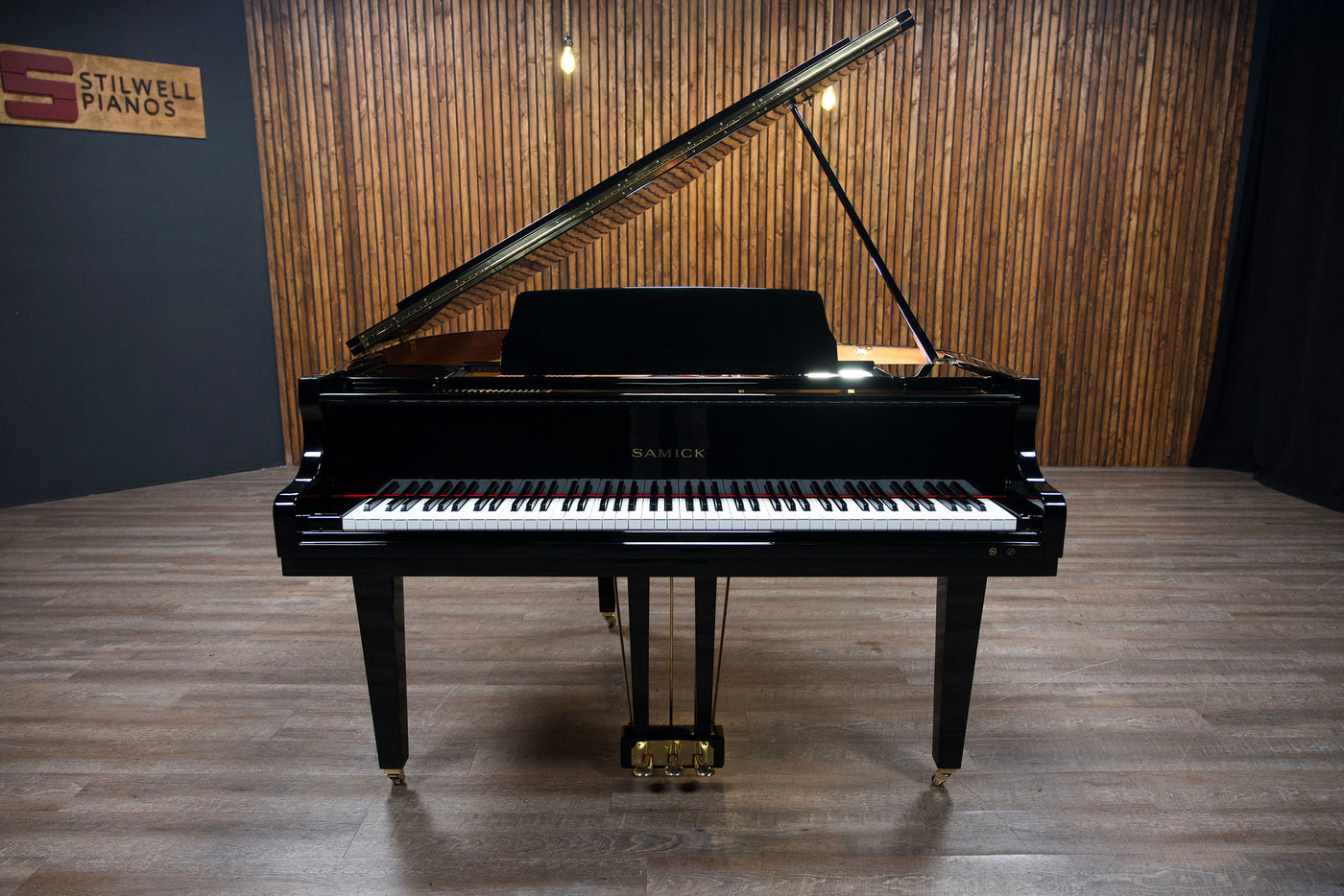 Samick SG-140A Petite Baby Grand Piano