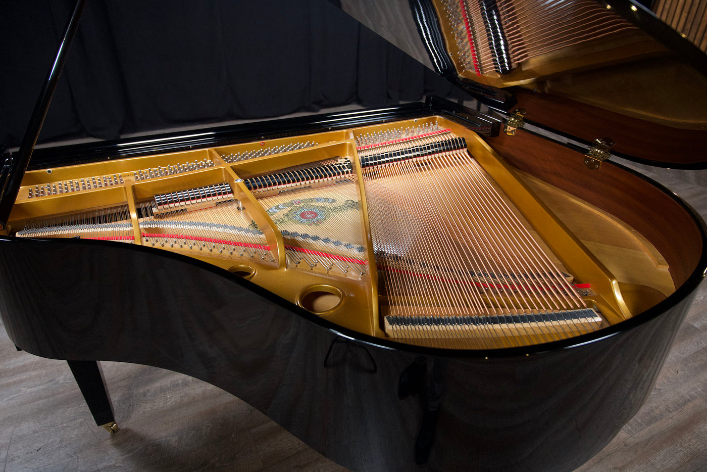 Samick SG-140A Petite Baby Grand Piano