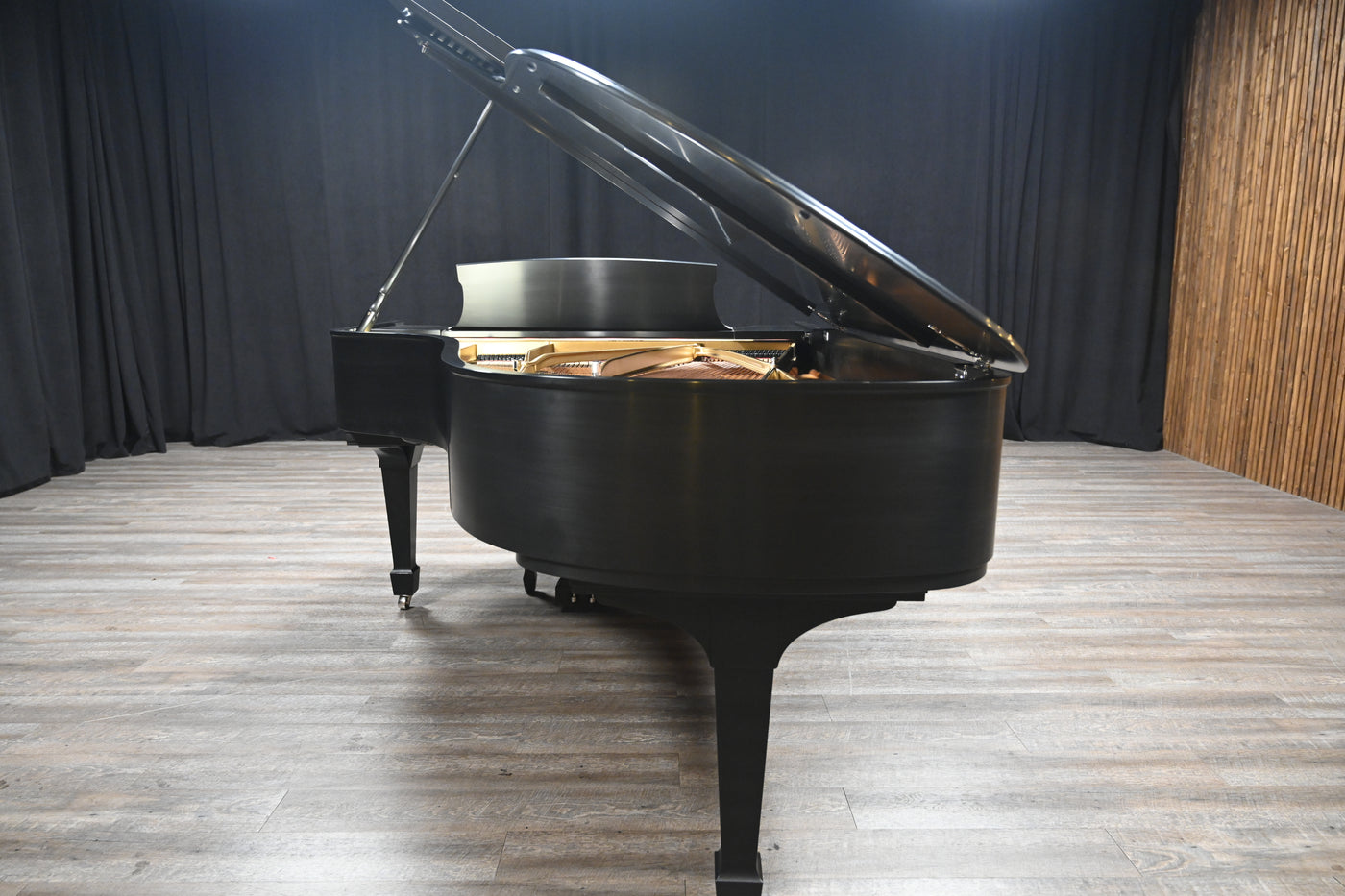 Steinway & Sons B Semi-Concert Grand Piano