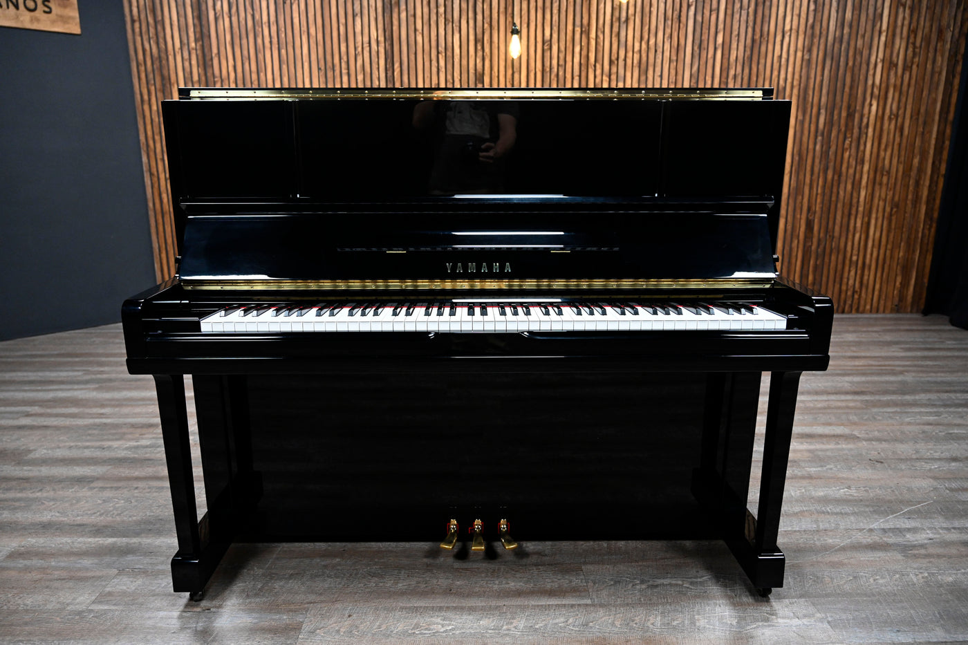 Yamaha UX10 B1 Upright Piano
