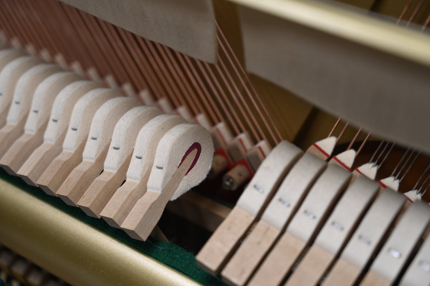 Yamaha UX10 B1 Upright Piano