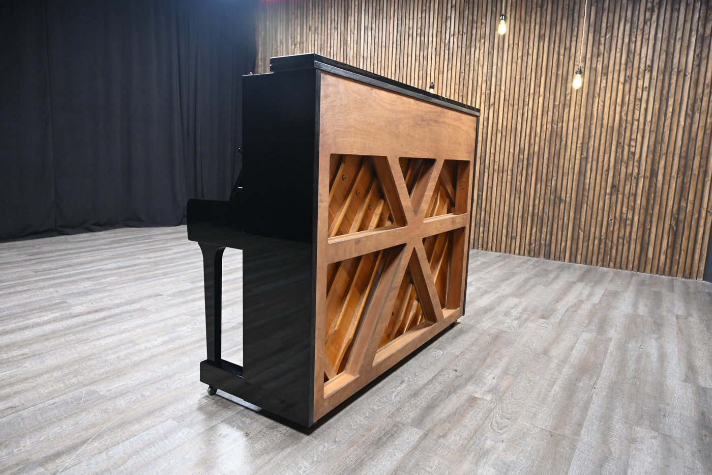 Yamaha YUS (X) Upright Piano