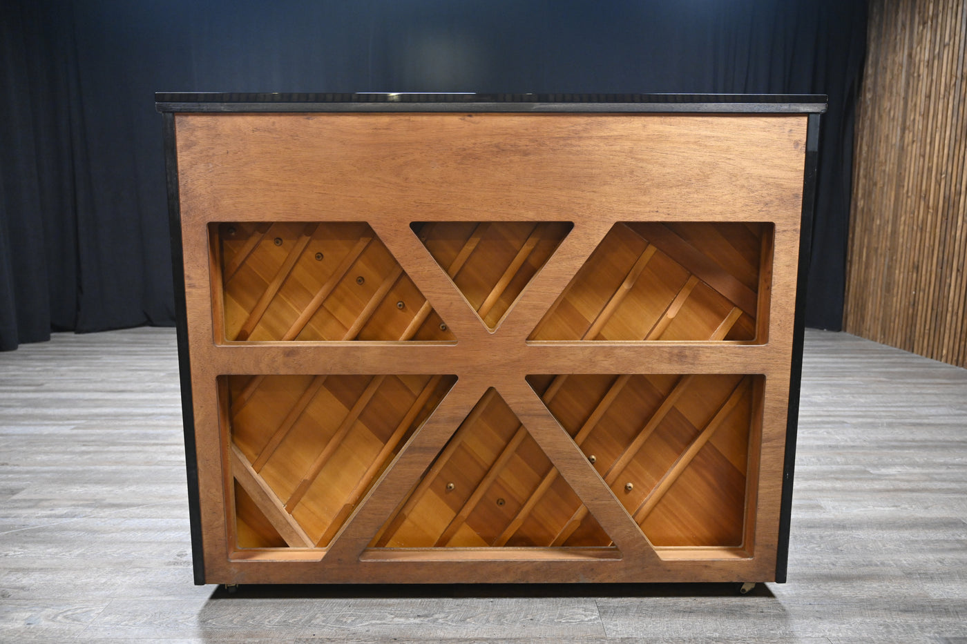 Yamaha YUS (X) Upright Piano