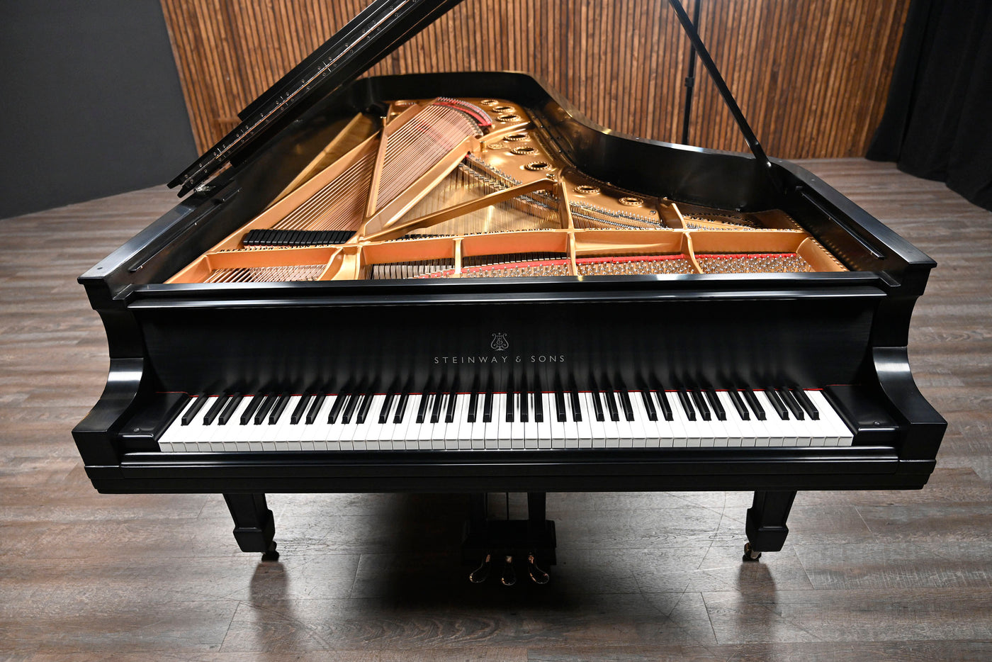 Steinway & Sons D Full Concert Grand Pian