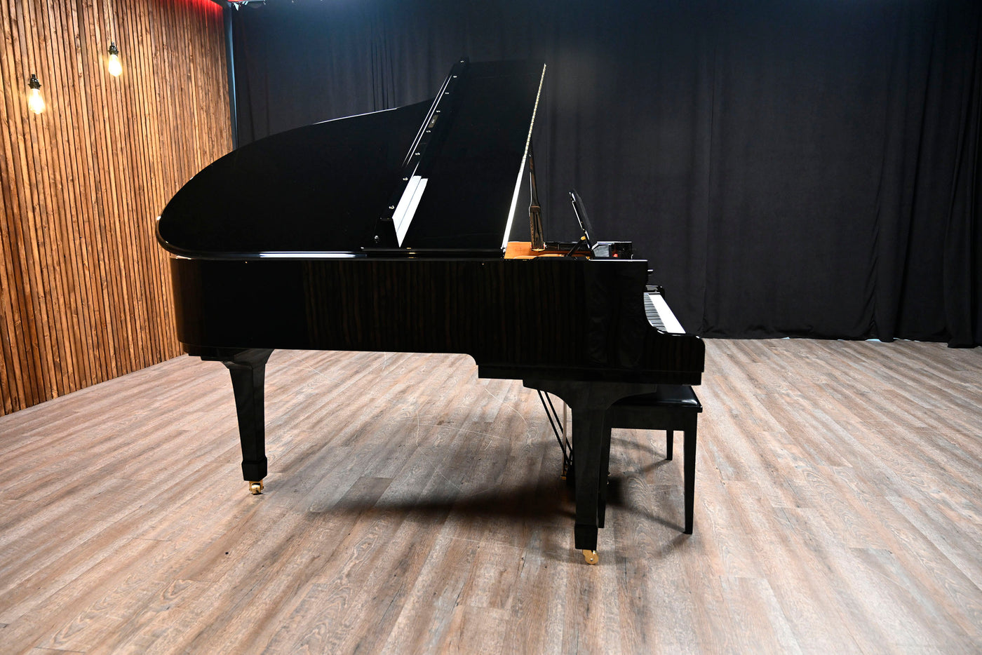 Yamaha C3 Grand Piano