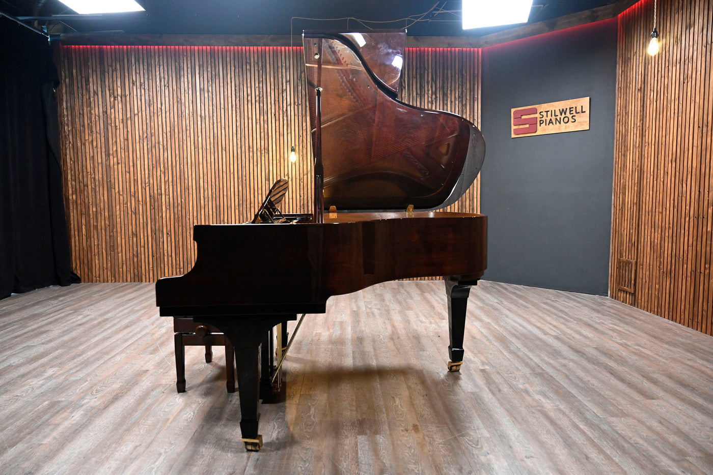 Kingsburg KG-158 Baby Grand Piano