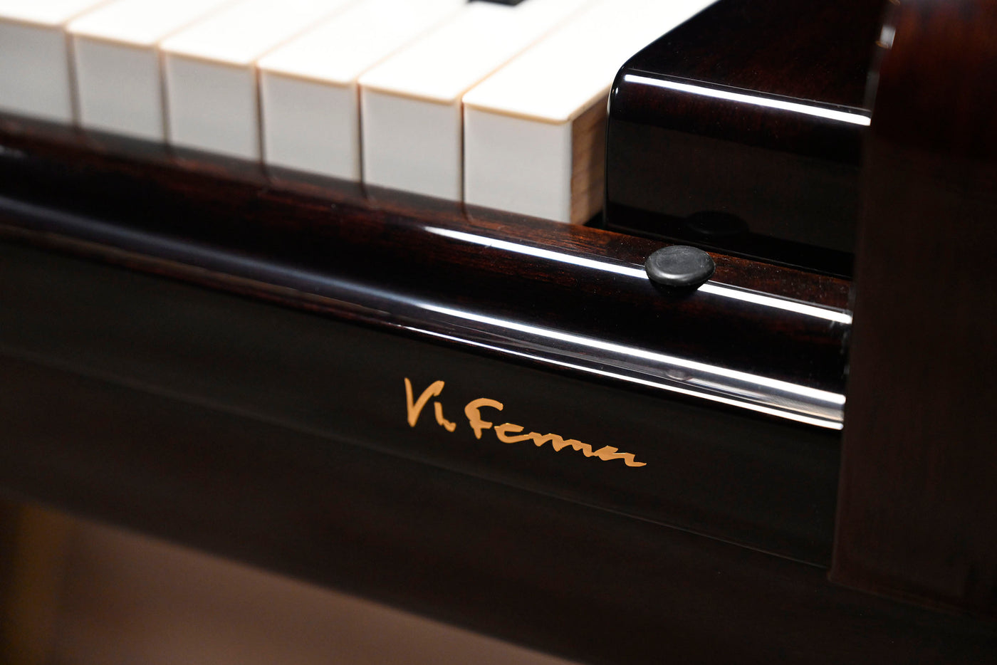 Kingsburg KG-158 Baby Grand Piano